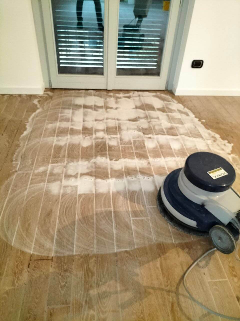 Pulizia Pavimenti Linoleum, Gomma e PVC 4 Pulizia Pavimenti Linoleum, Gomma e PVC 3
